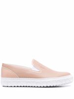 Casadei chaussures de baskets à logo embossé - Tons neutres Casadei chaussures de baskets à logo embossé - Tons neutres