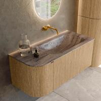 Badmeubel Mondiaz Kurve-Dlux | 105 cm | Meubelkleur Oak | Wastafelkleur Oza | Solid surface | Wasbak rechter zijde spoelbak | Zonder kraangat(en) Badmeubel Mondiaz Kurve-Dlux | 105 cm | Meubelkleur Oak | Wastafelkleur Oza | Solid surface | Wasbak rechter zijde spoelbak | Zonder kraangat(en)