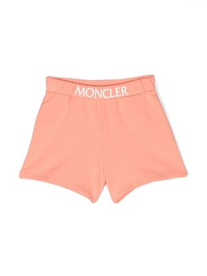 Moncler Enfant short à taille logo - Orange