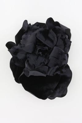 Zimmermann brooch Velvet Flower 5139F23 zwart