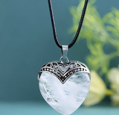 Bergkristal hart ketting - Sieraden - Spiritueelboek.nl