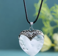 Bergkristal hart ketting - Sieraden - Spiritueelboek.nl