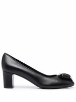 Ferragamo escarpins à détail de plaque - Noir Ferragamo escarpins à détail de plaque - Noir
