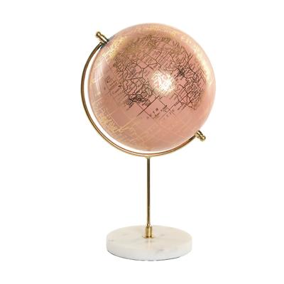 Atmosphera Decoratie wereldbol / globe - roze / goud - op voet - 18 x 30 cm - Landen/contintenten