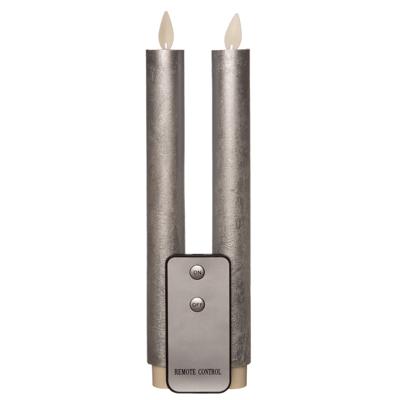 Led dinerkaarsen - 2x st - zilver - 23 cm - bewegende vlam - warm zilver licht - afstandsbediening