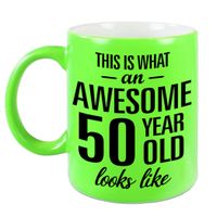 Awesome 50 year cadeau mok / beker neon groen 330 ml   -