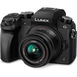 Panasonic Lumix DMC-G7 + G VARIO 14-42mm MILC 16 MP Live MOS 4592 x 3448 Pixels Zwart