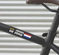 Sticker voor fiets aanpasbare naam vlag - thumbnail