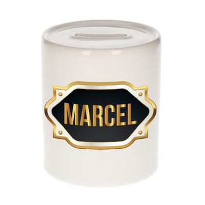 Spaarpot met voornaam Marcel - wit - goud/zwart embleem - 8 x 9 cm - keramiek - afsluitdop Spaarpot met voornaam Marcel - wit - goud/zwart embleem - 8 x 9 cm - keramiek - afsluitdop