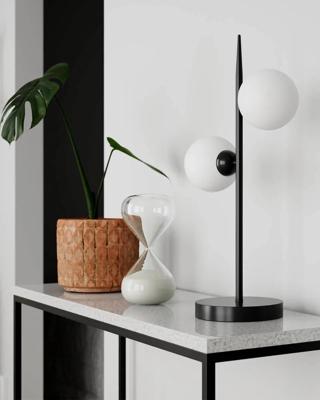 Zwarte tafellamp met G9 fitting schakelaar en opaalglas By Rydens Punto