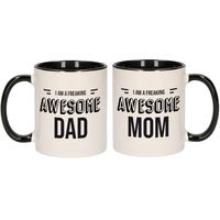 Freaking Awesome Dad en Mom mok - Vaderdag en moederdag cadeau   - - thumbnail