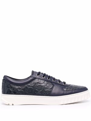 Ferragamo baskets en cuir à motif Gancini embossé - Bleu