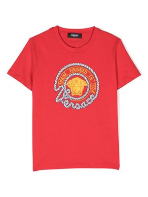 Versace Kids Katoenen T-shirt met Medusa-print - Rood Versace Kids Katoenen T-shirt met Medusa-print - Rood