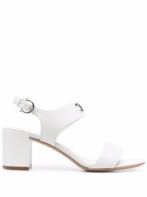 Ferragamo sandales Gancini 55 mm à plaque logo - Blanc