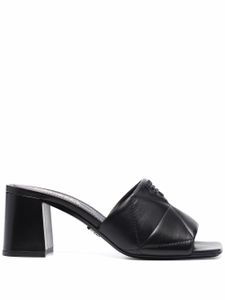 Prada mules en cuir matelassé à logo - Noir