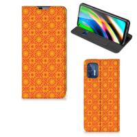 Motorola Moto G9 Plus | Hoesje met Magneet | Batik Oranje