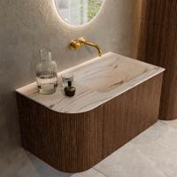 Badmeubel Mondiaz Kurve-Dlux | 85 cm | Meubelkleur Walnut | Wastafelkleur Nata | Solid surface | Wasbak rechter zijde spoelbak | Zonder kraangat(en)