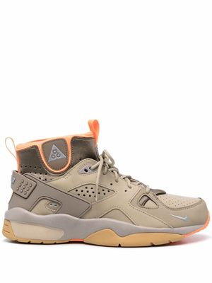 Nike baskets ACG Air Mowabb OG 'Limestone' - Vert