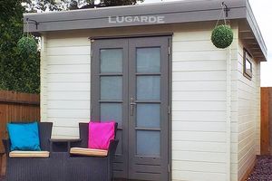 Lugarde Blokhut B14 300x400 cm - 44 mm- Plat dak- Onbehandeld vurenhout- Lugarde