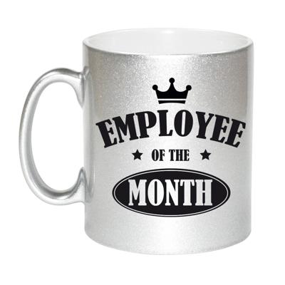 Collega cadeau koffiemok - beker - Employee of the month - werknemer van de maand - zilver - persone