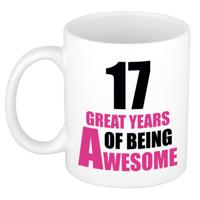 Verjaardag 17 jaar Koffiemok Cadeau - Great years of being awesome - wit/roze - voor dames