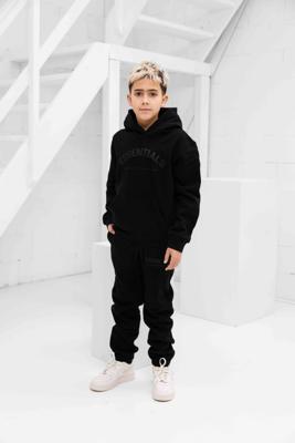 Cou7ure Essentials Basic Curve Trainingspak Kids Zwart - Maat 128 - Kleur: Zwart | Soccerfanshop