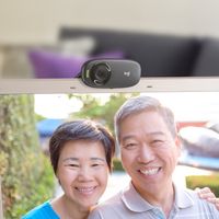 Logitech C310 HD-webcam 1280 x 720 Pixel Standvoet, Klemhouder - thumbnail
