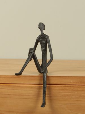 Metalen beeldje brons look Persoon 1 knie omhoog, 25 cm