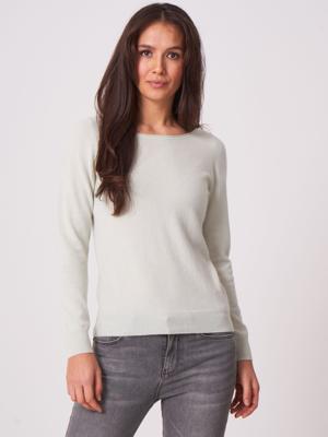 Basic fijngebreide boothals trui van biologisch cashmere