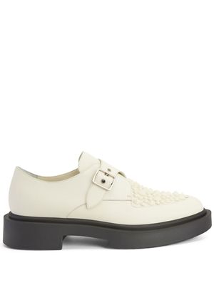 Giuseppe Zanotti derbies Adric à détails de clous - Blanc