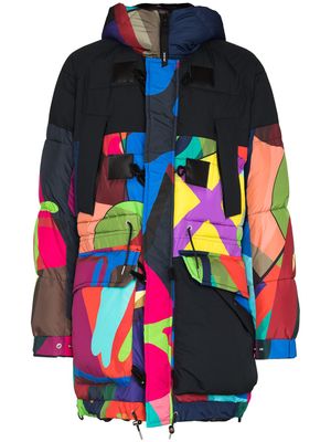 sacai doudoune Kaws à imprimé graphique - Noir