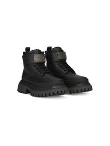 Dolce & Gabbana Kids bottines en cuir à plaque logo - Noir