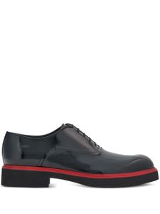 Ferragamo chaussures oxford en cuir à bords contrastants - Noir