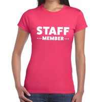 Staff member / personeel tekst t-shirt roze dames