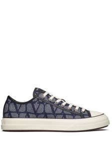 Valentino Garavani baskets Totaloop Toile Iconographe à effet jean - Bleu