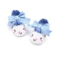 Zachte bodem antislip peuter schoenen prinses schoenen voor baby (geborduurd wit)