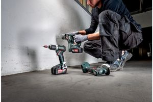 Metabo Combo Set 3.1.1 18 V 691174000 Accu-schroefboormachine, Accu-boorhamer 18 V 4.0 Ah Li-ion Incl. haakse accuslijper, Incl. 2 accus, Incl. lader, Incl. tas