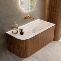 Mondiaz KURVE-DLUX 95 cm Onderkast Greeploos 1 Lade Met Deuren Walnut, Wastafel Solid Surface Rechts Frappe 0 Kraangaten Zonder Spiegel (KRVBGS95L1L1D0KR-Wal/Fra)