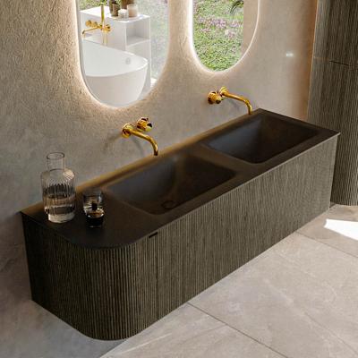 Badmeubel Mondiaz Kurve | 145 cm | Meubelkleur Shadow | Wastafelkleur Urban | Solid surface | Dubbel / Rechts spoelbak | Zonder kraangat(en) Badmeubel Mondiaz Kurve | 145 cm | Meubelkleur Shadow | Wastafelkleur Urban | Solid surface | Dubbel / Rechts spoelbak | Zonder kraangat(en)