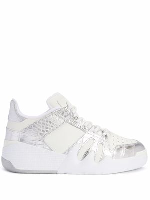 Giuseppe Zanotti baskets Talon en cuir à effet peau de crocodile - Blanc