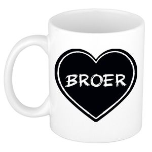 Liefste broer verjaardag cadeau mok - zwart krijtbord hartje - 300 ml - Keramiek - broer/zussen dag