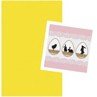 Pasen tafel dekken decoratie set - geel tafelkleed 138 x 220 cm - en 20x paas thema servetten