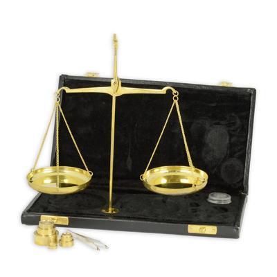 A BRASS APOTHECARY SCALE IN BOX