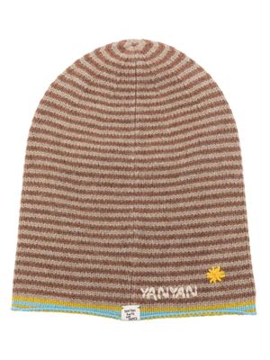 YANYAN KNITS bonnet rayé à logo brodé - Multicolore