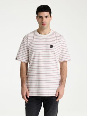 CHASIN' T-Shirts Shore