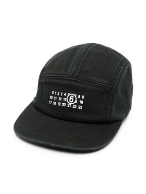 MM6 Maison Margiela Kids casquette en coton à imprimé numéros - Noir