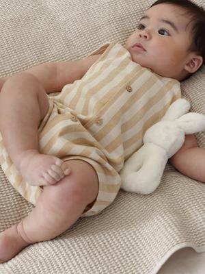 Mouwloos babypakje voor jongens geel Mouwloos babypakje voor jongens geel