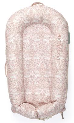 DockAtot Sleepyhead Deluxe+ Brer Rabbit roze babynestje met konijntjes print - ademend materiaal - 0 tot 8 maanden