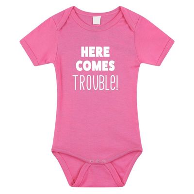 Here comes trouble cadeau baby rompertje roze voor meisjes