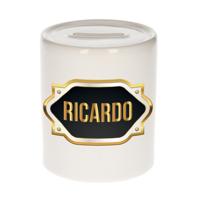 Spaarpot met voornaam Ricardo - wit - goud/zwart embleem - 8 x 9 cm - keramiek - afsluitdop